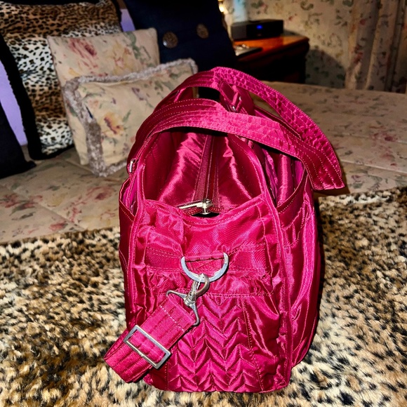 Lug Caboose Carry All Bag NWT'S Cranberry Red - Picture 4 of 16